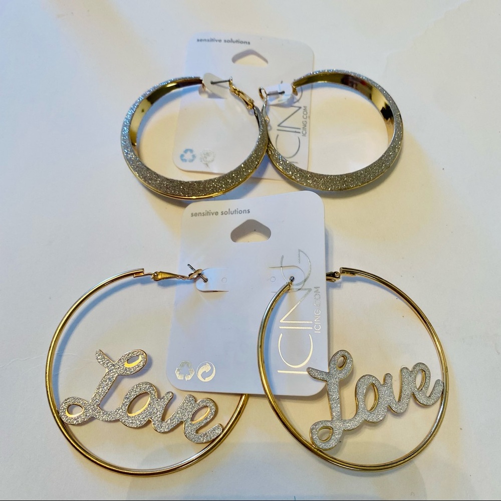 Set of two sparkly hoops